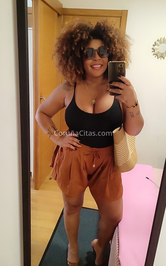 Mell, mulata brasileña . 602192800. Citas en A CORUÑA, A CORUÑA. www.coruñacitas.com.