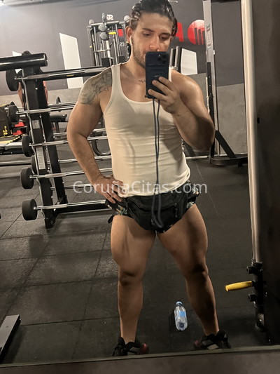 Emiliano, colombiano. 641035300. Citas en A CORUÑA, A CORUÑA. www.coruñacitas.com.