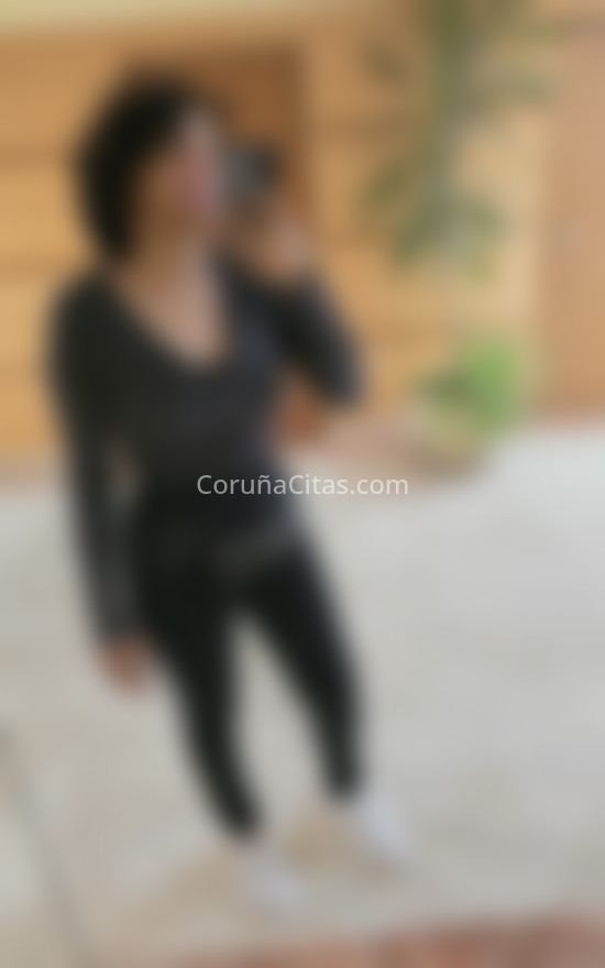 Núbia, latina muy sociable. 645777130. Citas en A CORUÑA, A CORUÑA. www.coruñacitas.com.