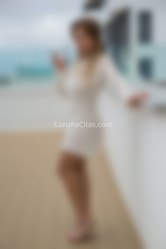 Flor, mujer encantadora y enrollada. 642865107. Citas en A CORUÑA, A CORUÑA. www.coruñacitas.com.