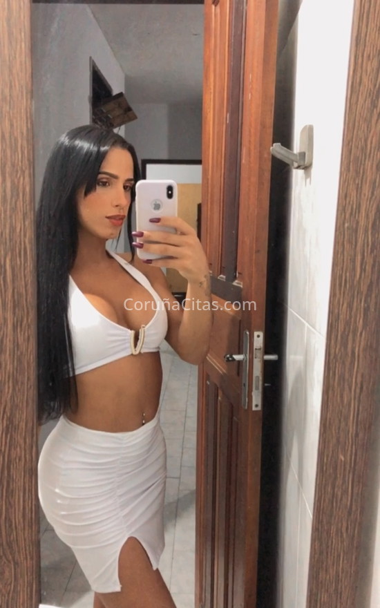 Yasmin Sena, encantadora trans brasileña. 641702658. Citas en A CORUÑA, A CORUÑA. www.coruñacitas.com.