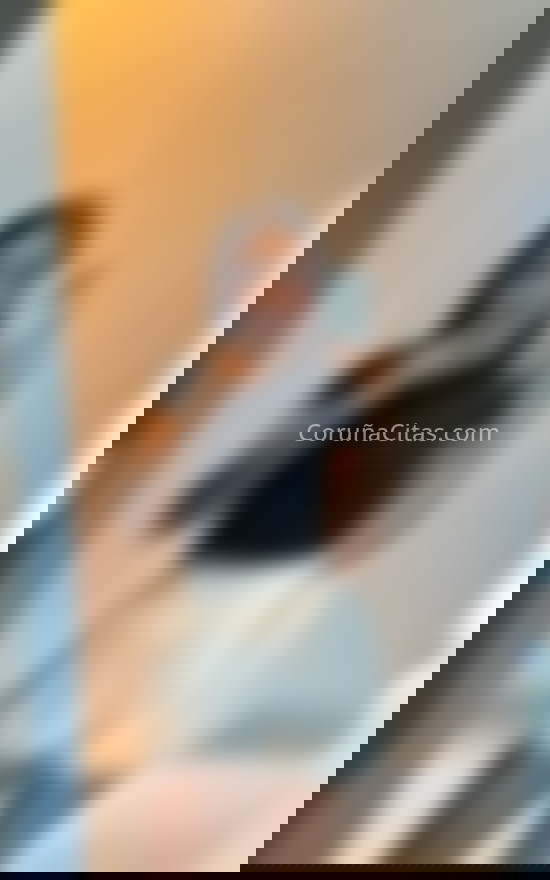 Frida, preciosa jovencita colombiana . 615339987. Citas en A CORUÑA, A CORUÑA. www.coruñacitas.com.