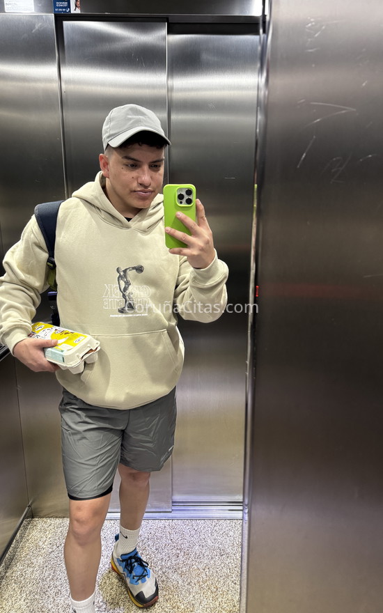 Brayan colombiano nuevo por aquí. 697165304. Citas en A CORUÑA, A CORUÑA. www.coruñacitas.com.